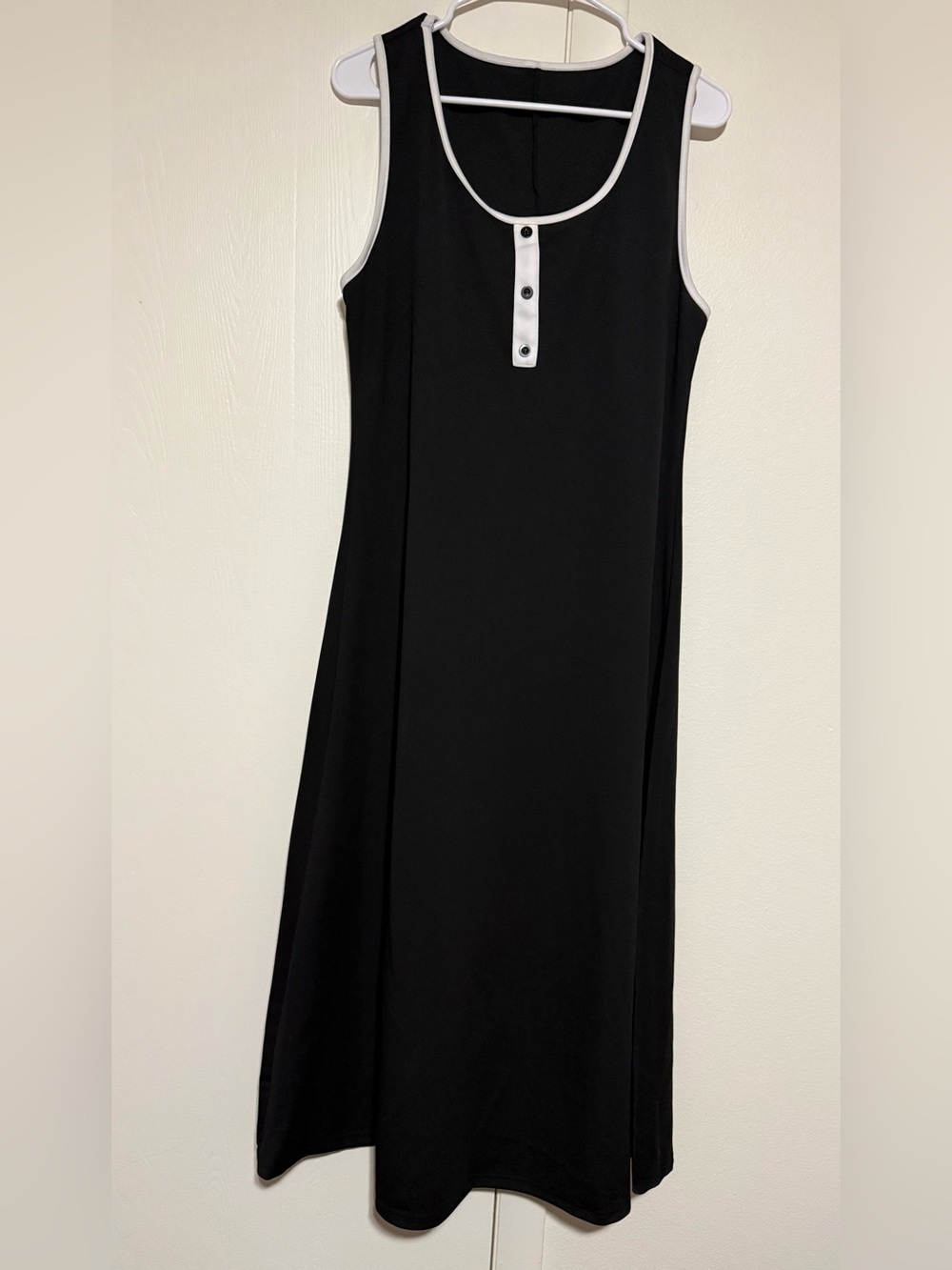 Sleeveless Black Maxi Dress with White neckline size L